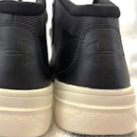 Under Armour Charged Pivot lace-up sneaker NWOT Size 8 - Picture 2 of 8